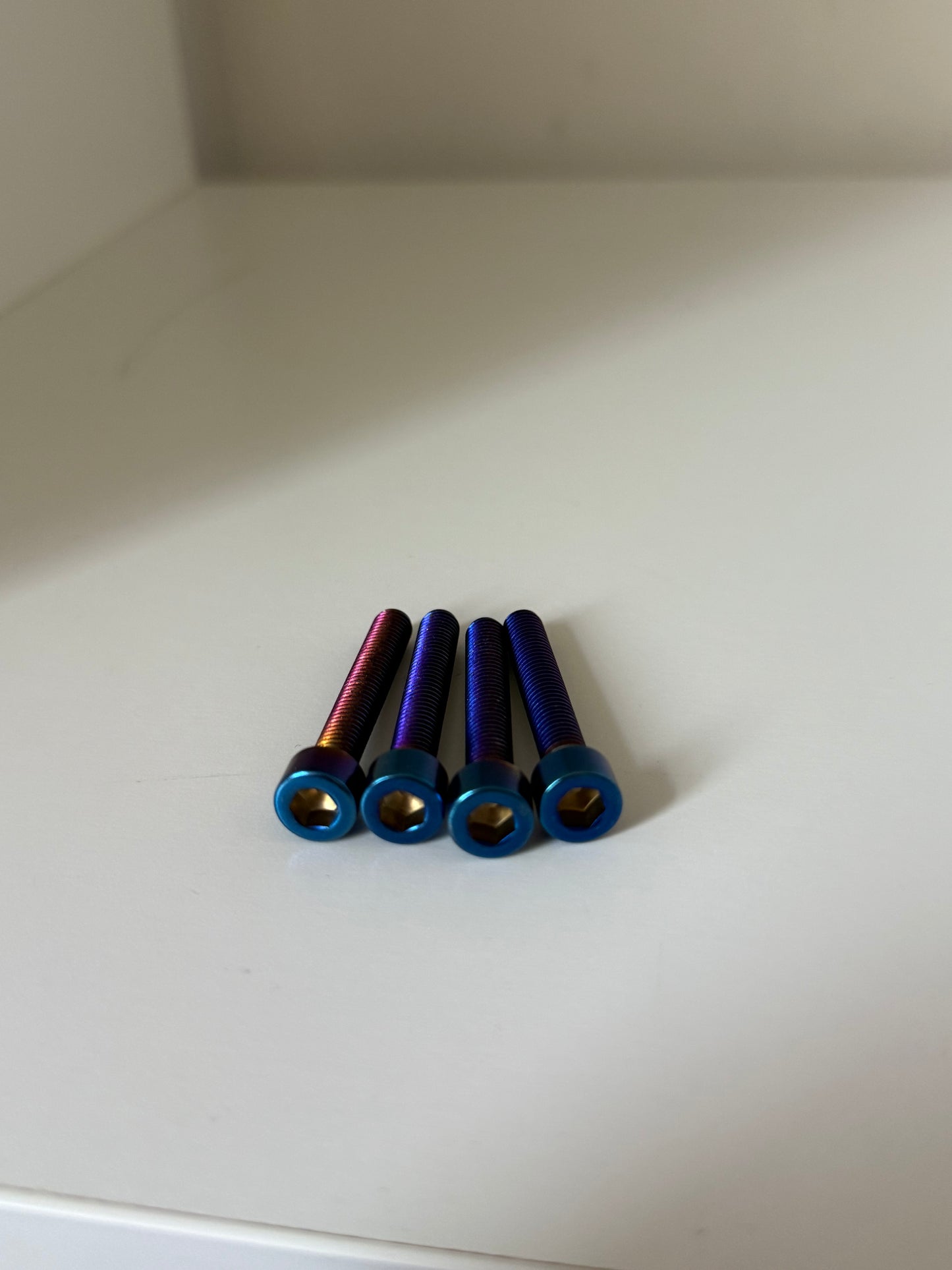 Prickly mount titanium